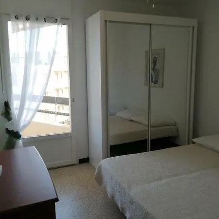 T2 De 40 M2 - Centre De La Faviere-300m De La Plage شقة *